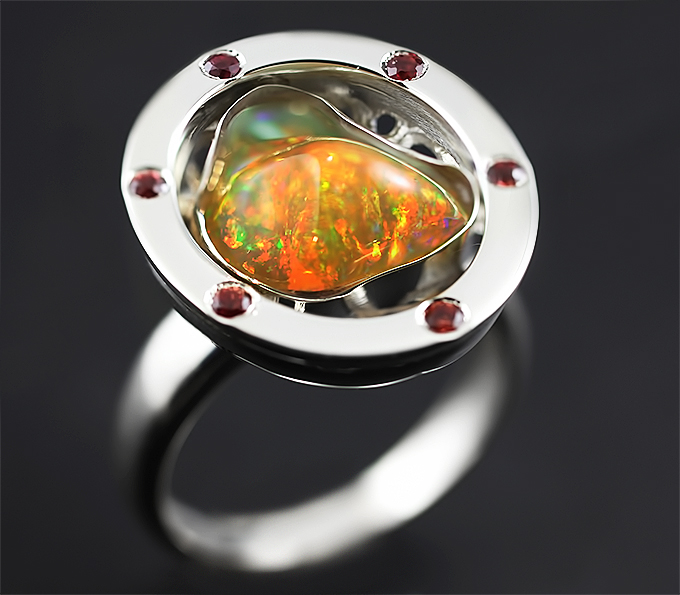 Серебро 925 Кольцо с эфиопским опалом и оранжевыми сапфирами