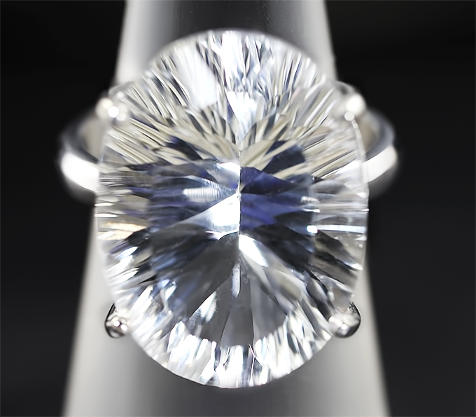 Золото Кольцо с бесцветным кварцем