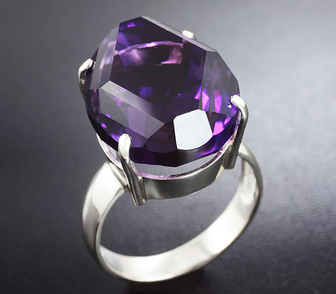 Серебро 925 Кольцо c роскошным аметистом авторской огранки