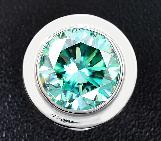 Золото Кулон с муассанитом