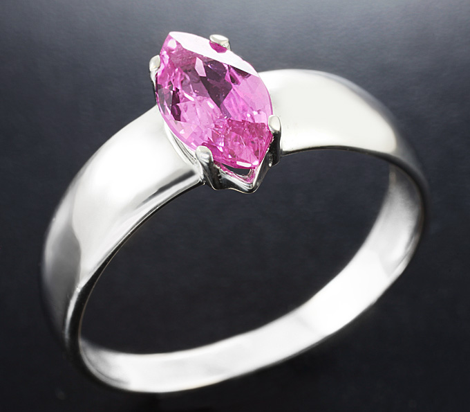 Золото Кольцо c розовым сапфиром