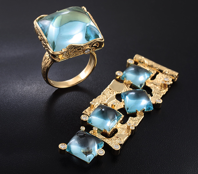 Золото Комплект с квадратными кабошонами топазов и бриллиантами