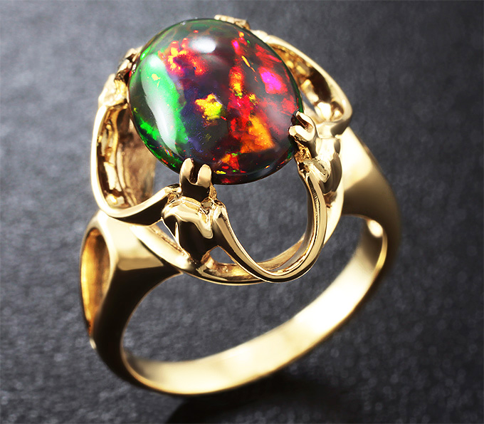 Золото Кольцо с кристаллическим черным опалом