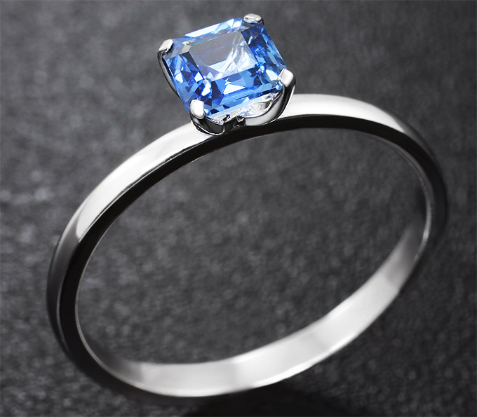 Золото Кольцо с синим сапфиром