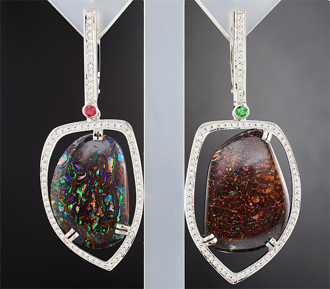 Золото Серьги с австралийскими болдер опалами, цаворитом гранатом, красным сапфиром и бриллиантами