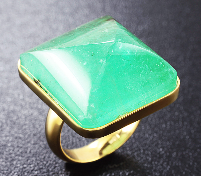 Золото Кольцо с крупным уральским изумрудом