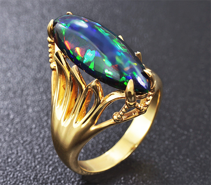 Золото Кольцо c кристаллическим черным опалом