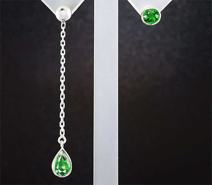 Серебро 925 Серьга и пусета с цаворитами гранатами