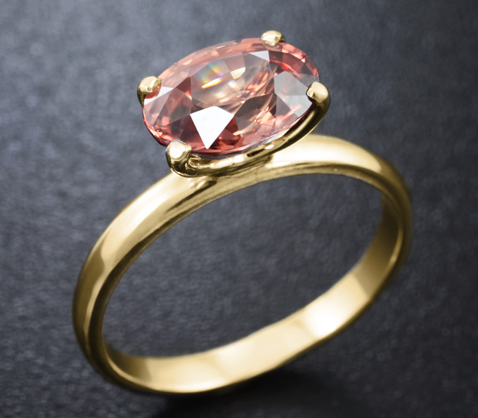 Серебро 925 Кольцо c оранжевым цирконом