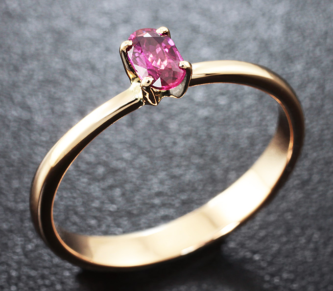 Золото Кольцо с рубином