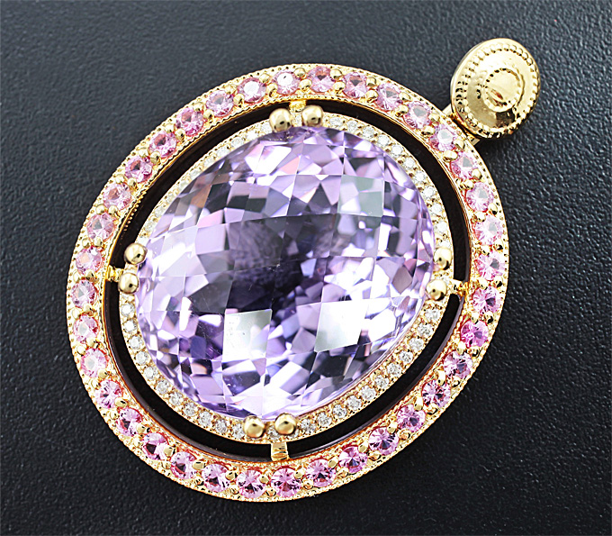 Золото Кулон с чистейшим аметистом, розовыми сапфирами и бриллиантами