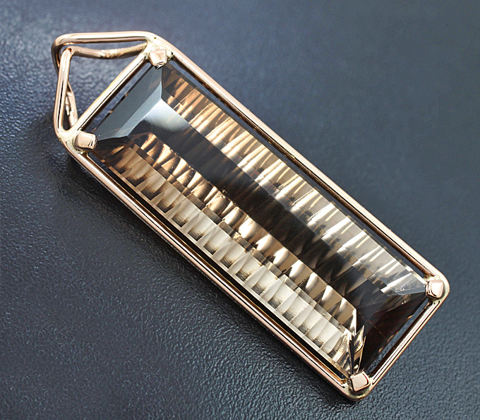 Золото Кулон с дымчатым кварцем авторской огранки