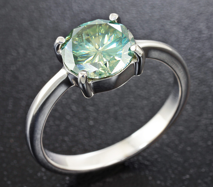 Серебро 925 Кольцо c муассанитом