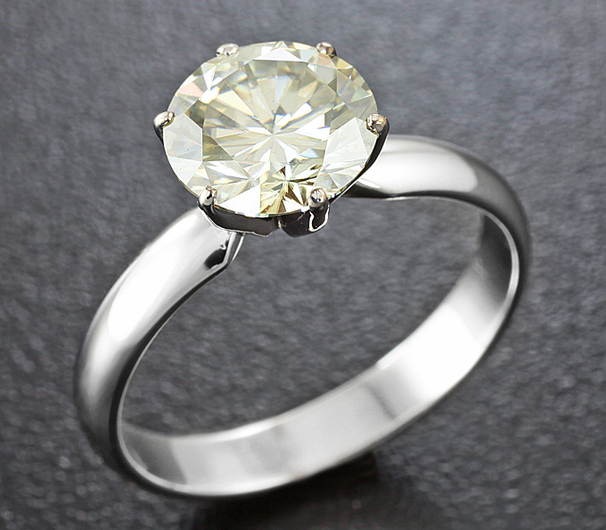 Золото Кольцо с муассанитом