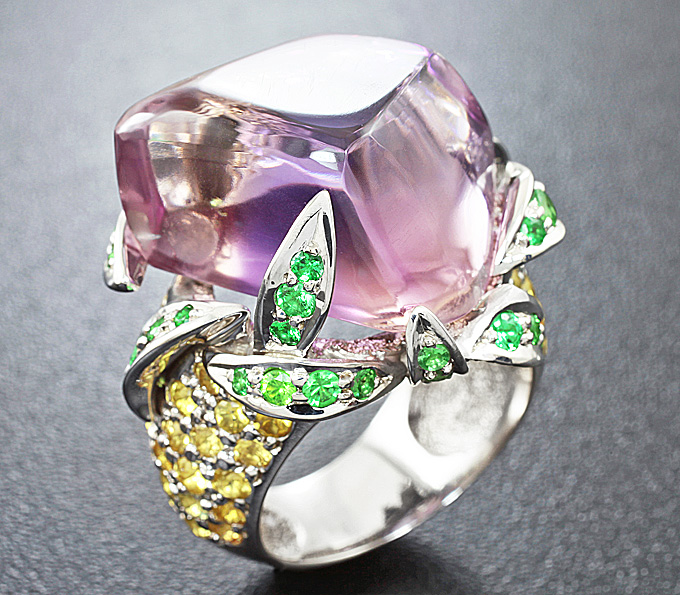 Серебро 925 Кольцо c кабошоном аметрина, цаворитами гранатами и желтыми сапфирами