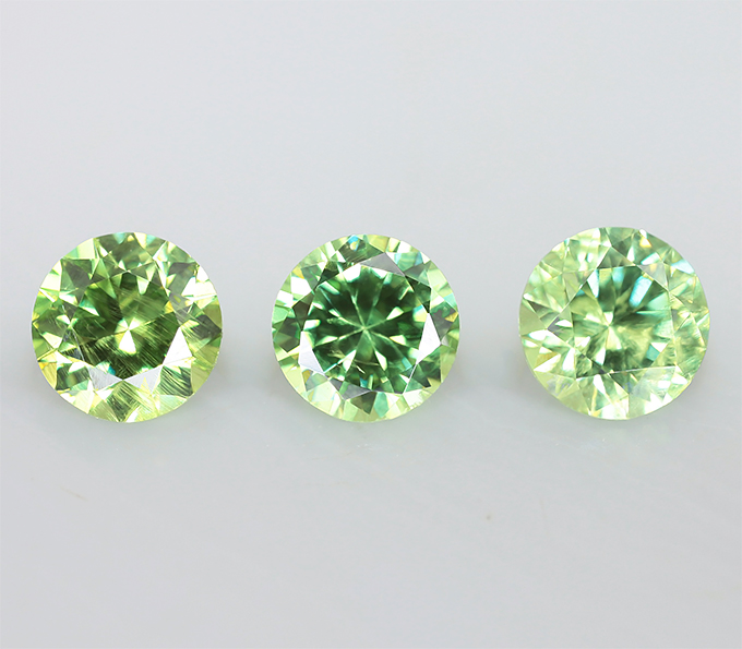 Набор из 3 уральских демантоидов безупречной огранки 1,1 карат