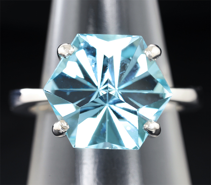 Серебро 925 Кольцо c топазом авторской огранки «Lightin Ave»