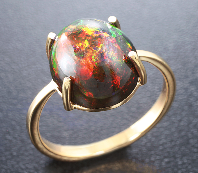 Золото Кольцо c кристаллическим черным опалом