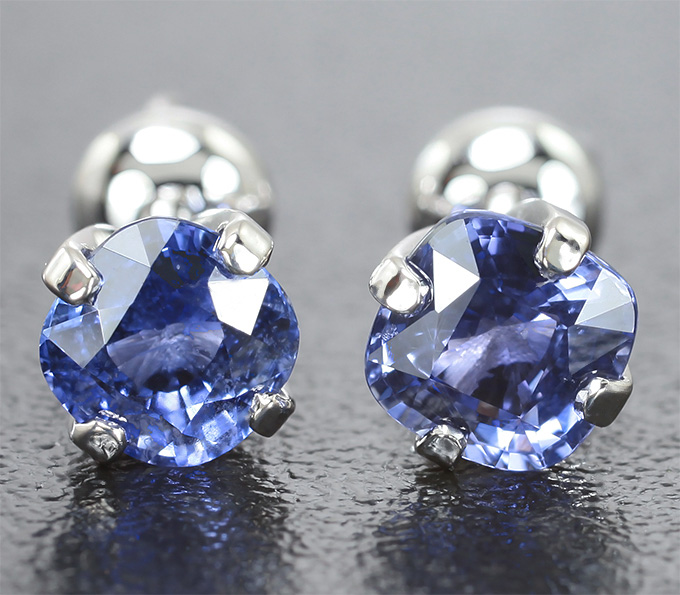 Золото Пусеты с синими сапфирами