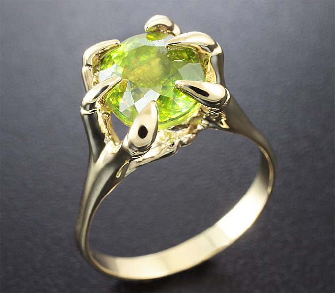 Золото Кольцо с крупным зеленым сфеном