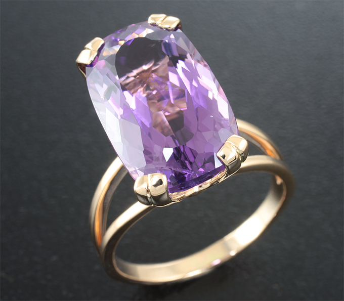 Золото Кольцо с уругвайским аметистом