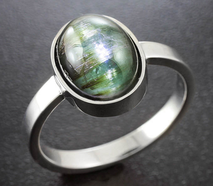 Серебро 925 Кольцо, инкрустированное турмалином с эффектом «кошачьего глаза»