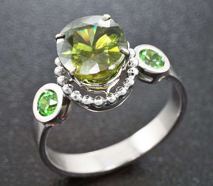 Золото Кольцо с демантоидами гранатами