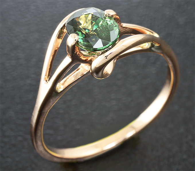 Золото Кольцо, инкрустированное гранатом с александритовым эффектом