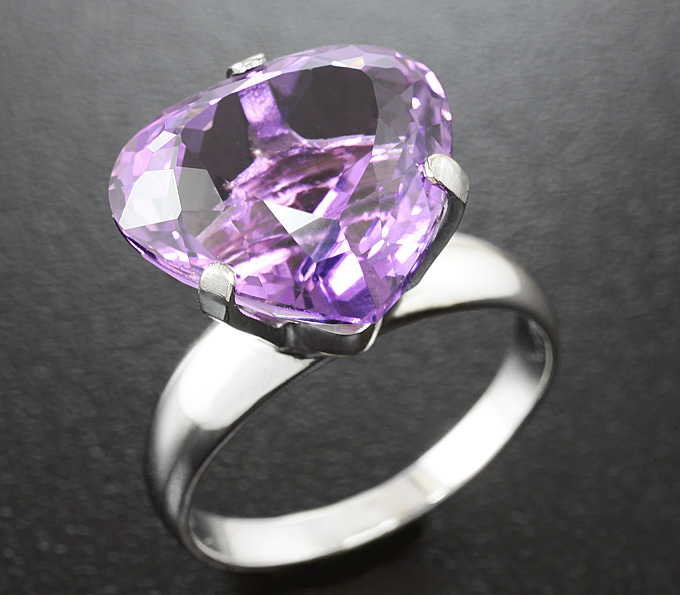 Золото Кольцо с уругвайским аметистом