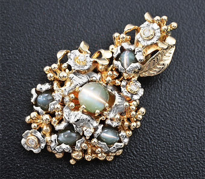 Золото Кулон с хризобериллами и бриллиантами