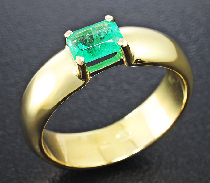 Золото Кольцо с уральским изумрудом