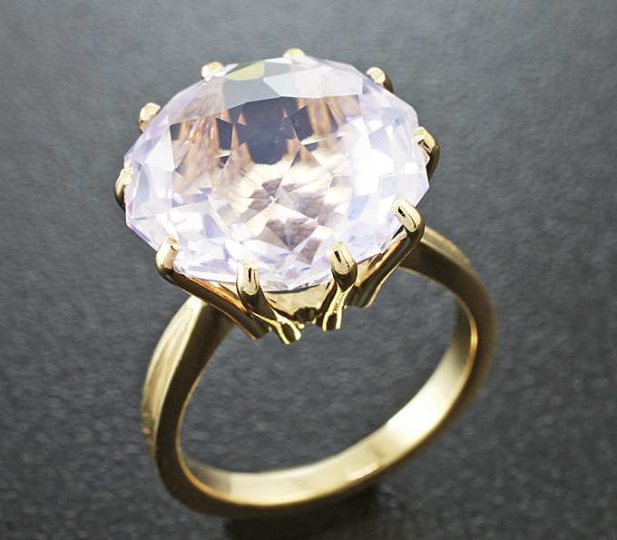 Золото Кольцо с лавандовым аметистом