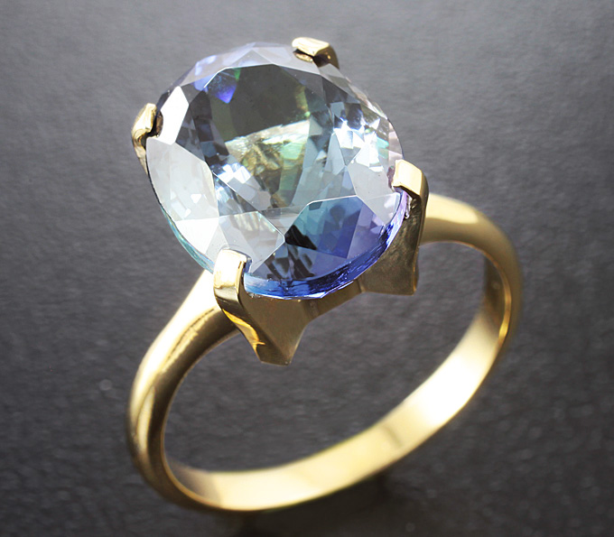 Золото Кольцо с чистейшим танзанитом