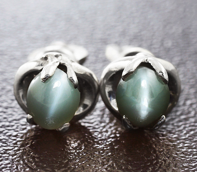 Серебро 925 Пусеты, инкрустированные хризобериллами с эффектом «кошачьего глаза»