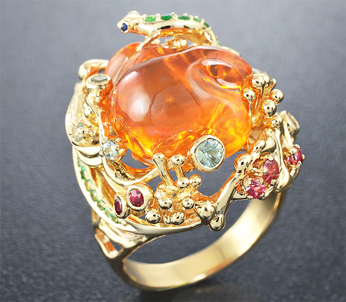 Золото Кольцо с крупным мексиканским огненным опалом и самоцветами