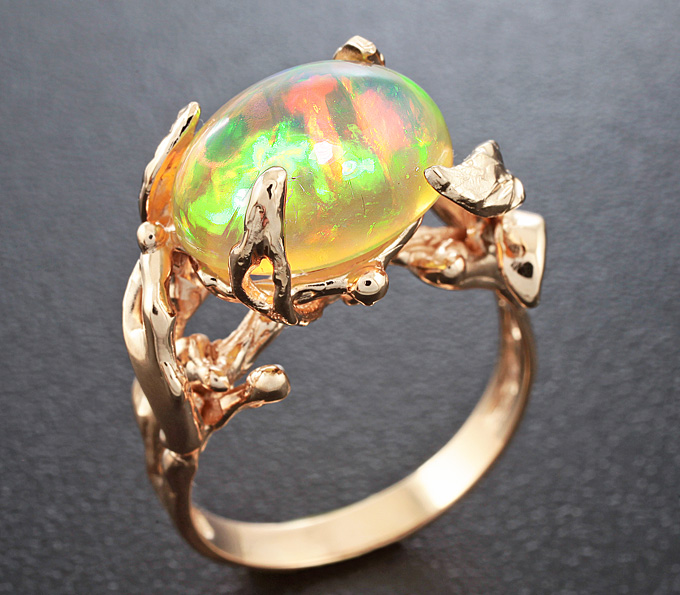 Золото Кольцо с кристаллическим Welo опалом