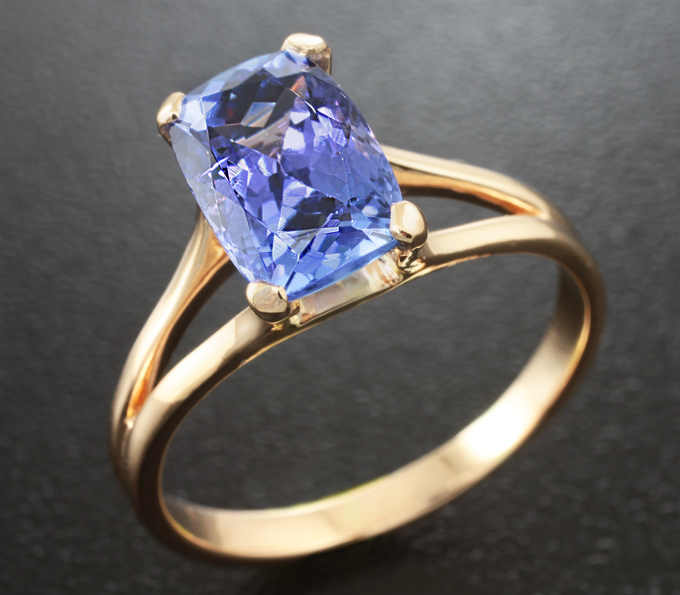 Золото Кольцо c танзанитом
