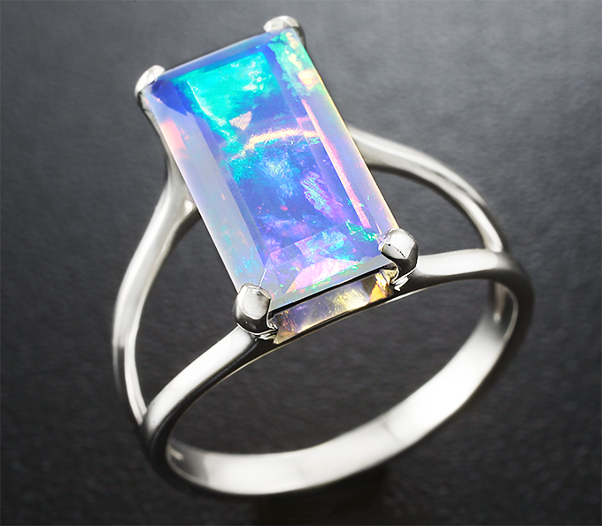 Серебро 925 Кольцо c ограненным кристаллическим Welo опалом