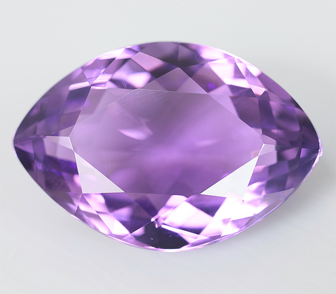 Серебряный кулон с чистейшим аметистом и лейкосапфирами