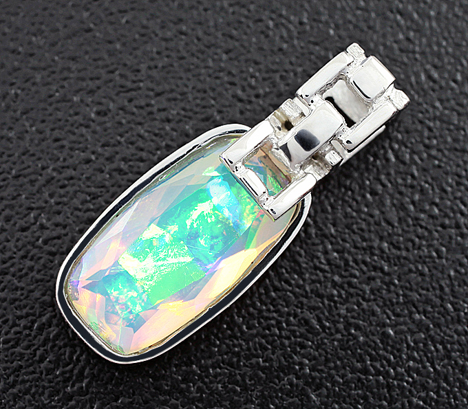 Серебро 925 Кулон с ограненным Welo опалом