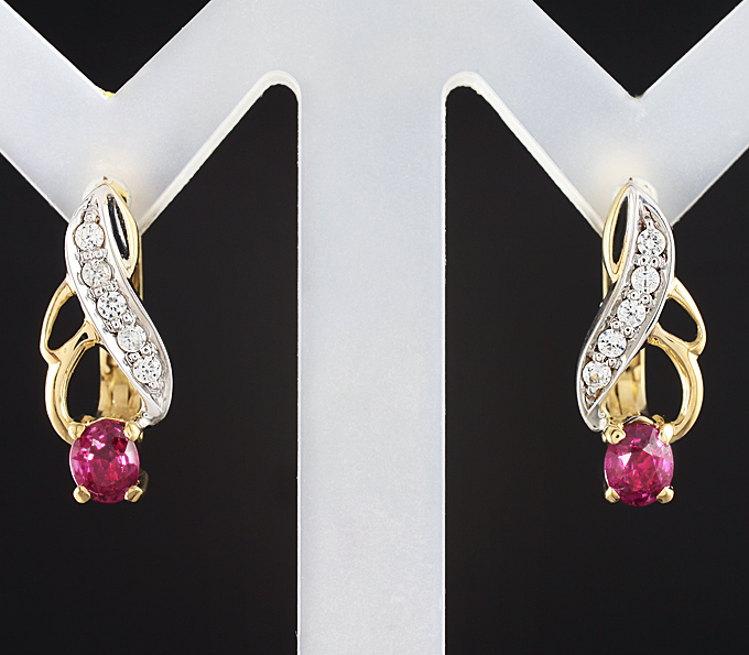 Золото Cерьги с рубинами и лейкосапфирами