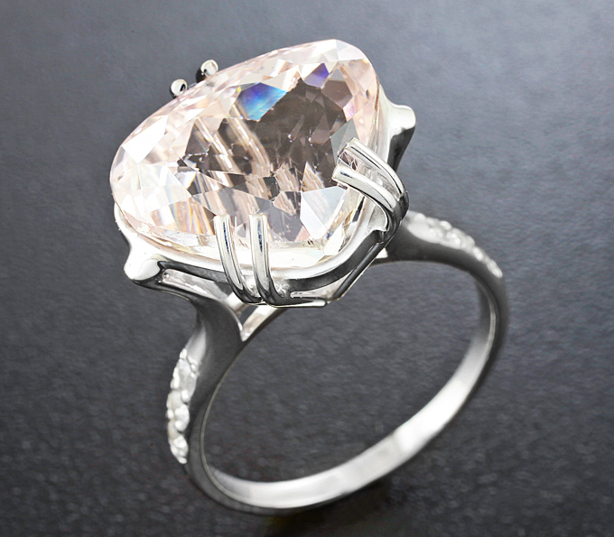 Серебро 925 Кольцо с кунцитом и лейкосапфирами