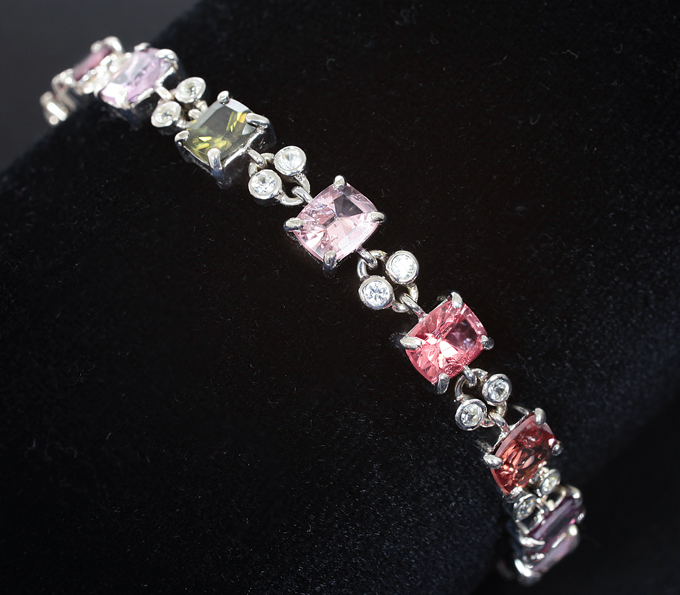 Серебро 925 Браслет с разноцветными шпинелями и бесцветными цирконами