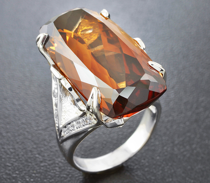 Серебро 925 Кольцо c империал топазом и бесцветными цирконами