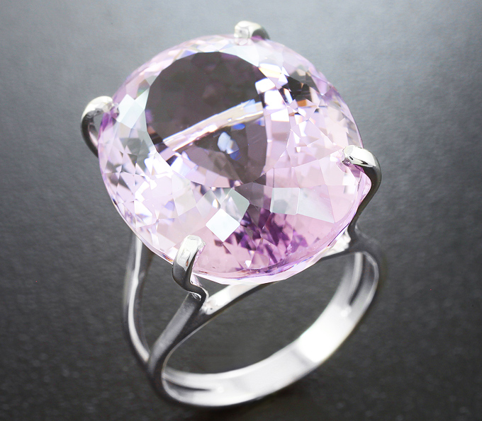 Золото Кольцо с чистейшим аметистом