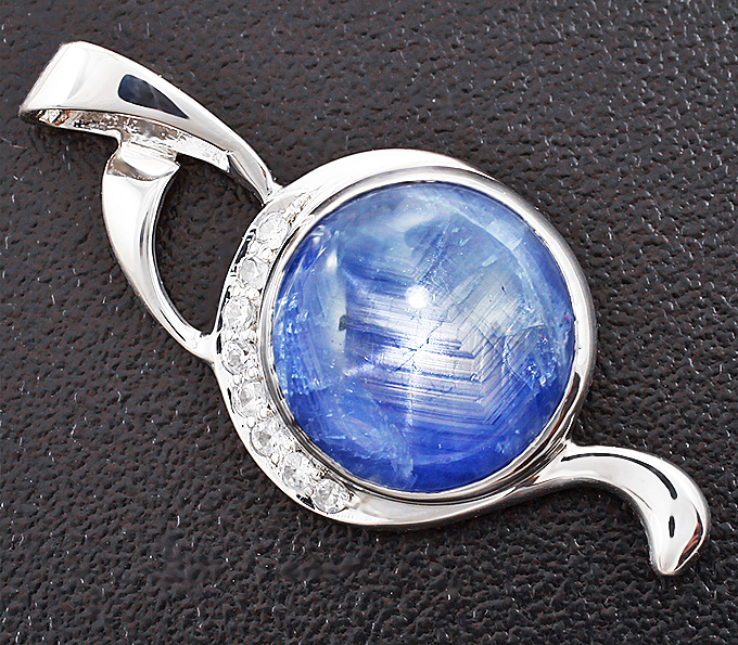 Золото Кулон со звездчатым и лейкосапфирами