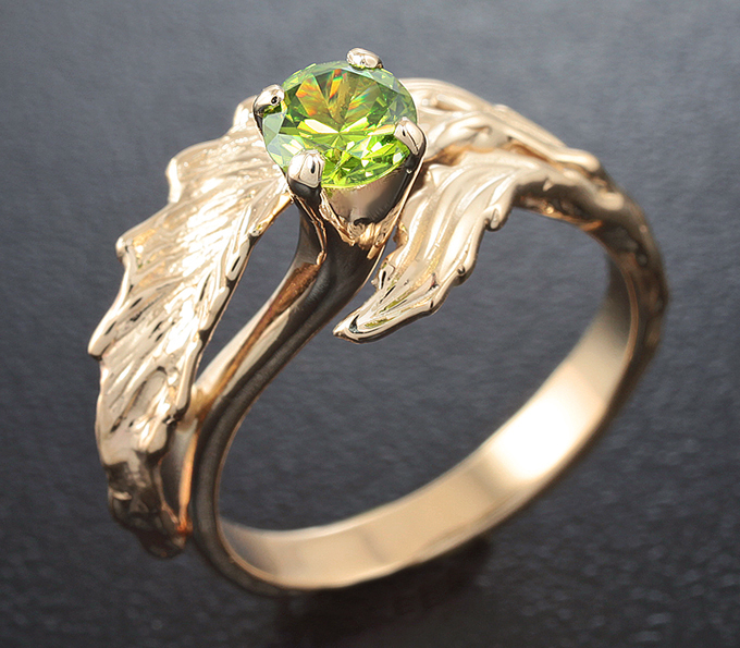 Золото Кольцо c демантоидом гранатом