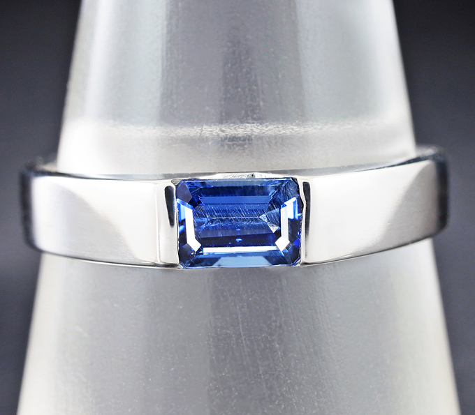 Серебро 925 Кольцо c синим сапфиром