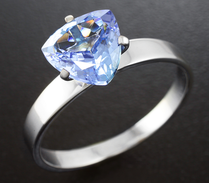 Золото Кольцо c танзанитом