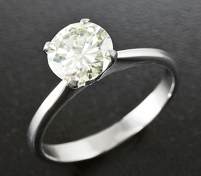 Золото Кольцо c муассанитом